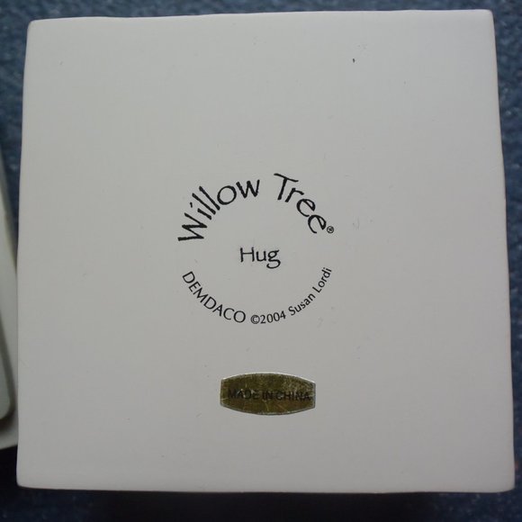 Willow Tree "Hug" Keepsake Box Child & Dog - Picture 9 of 10